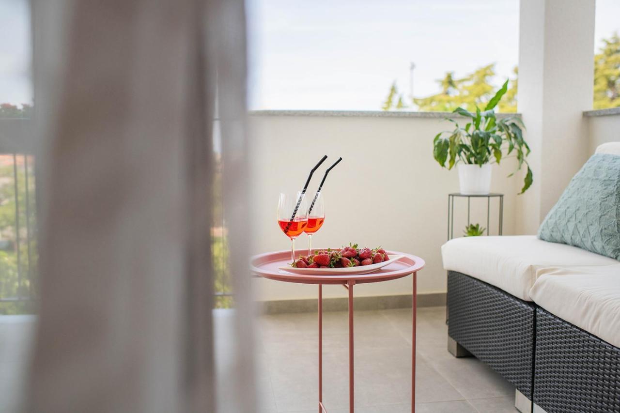 Apartment Aura Porec Exterior photo